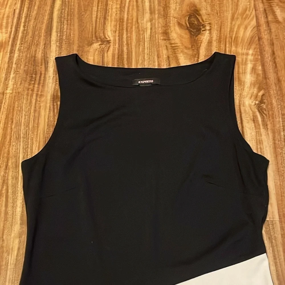 Express womens 8 medium dress sleeveless Black cream Asymmetrical stretch sheath